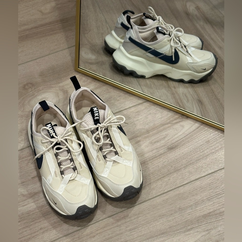 NWB Nike TC 7900 Beach Off Noir W - DD9682-200 Beige Sneakers with Charcoal Logo